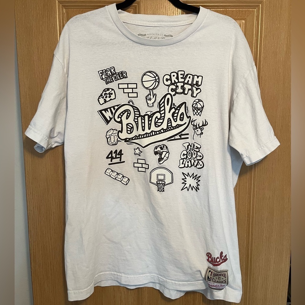 Men's Milwaukee Bucks Mitchell & Ness White Hardwood Classics Doodle T-Shirt - Picture 3 of 10